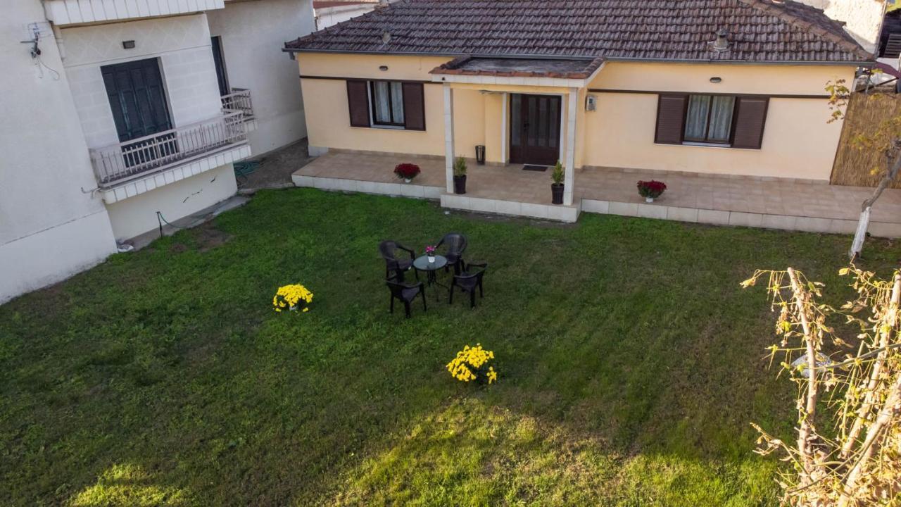 Garden Paradise In Megalochori Apartment