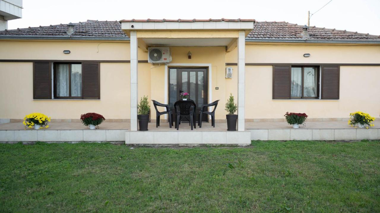 Garden Paradise In Megalochori * Tríkala