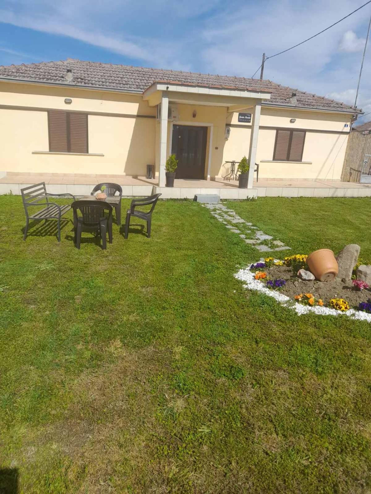 Apartment Garden Paradise In Megalochori Tríkala
