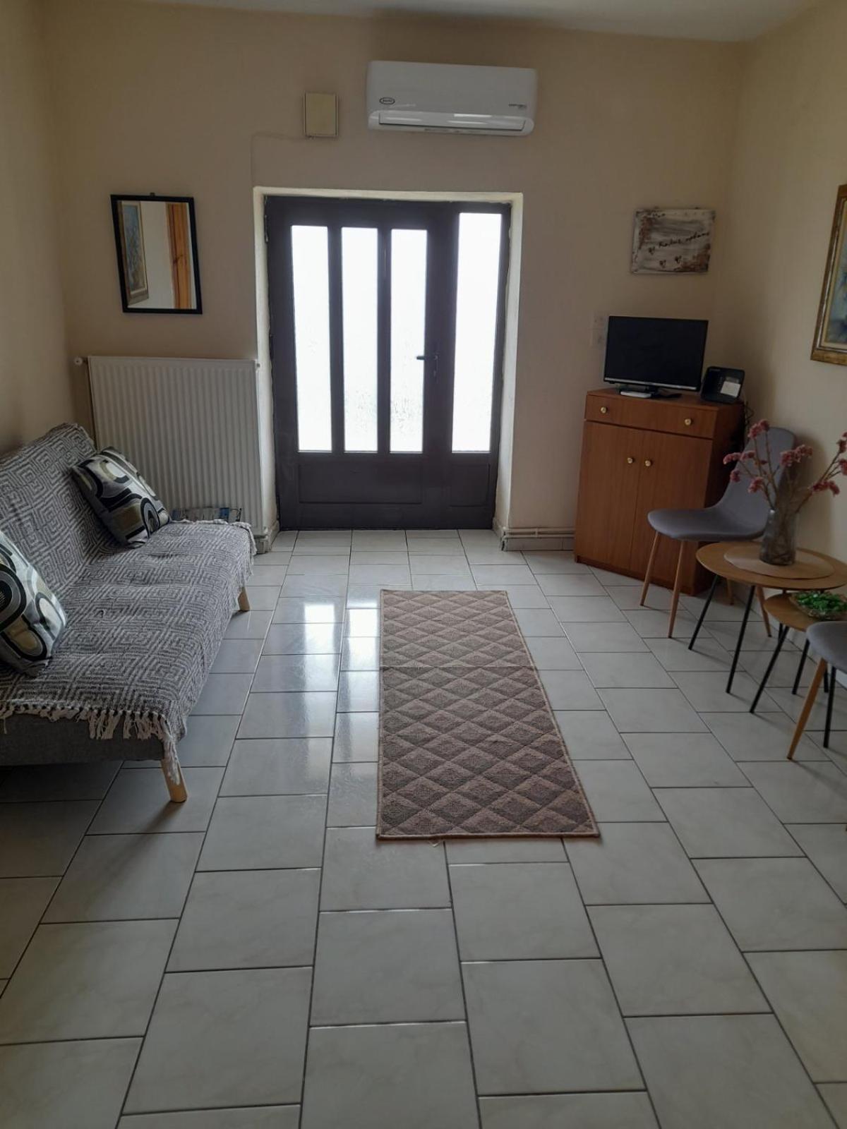 Garden Paradise In Megalochori Apartment *
